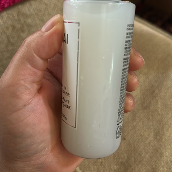 OUAI Leave In Conditioner - Picture 5 of 8